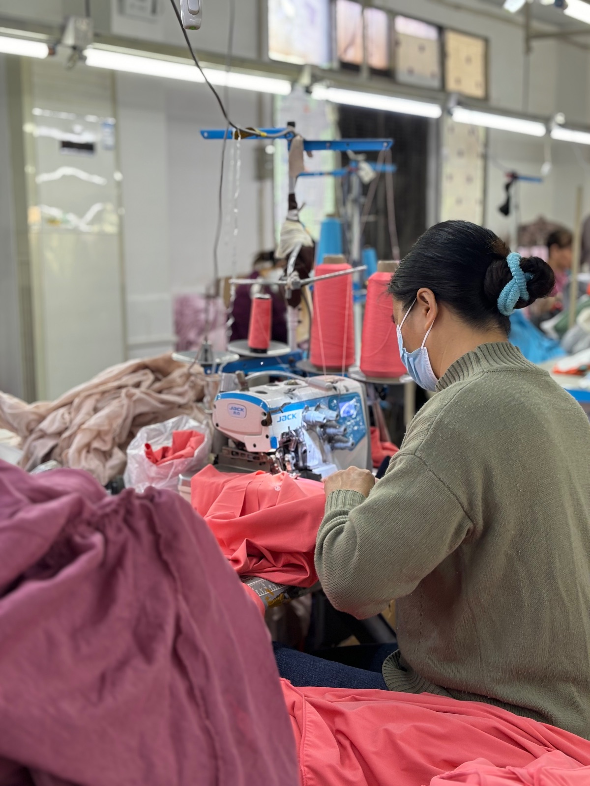 UGA FASHION — Choosing the Right Yoga Activewear OEM Manufacturer in Dongguan
