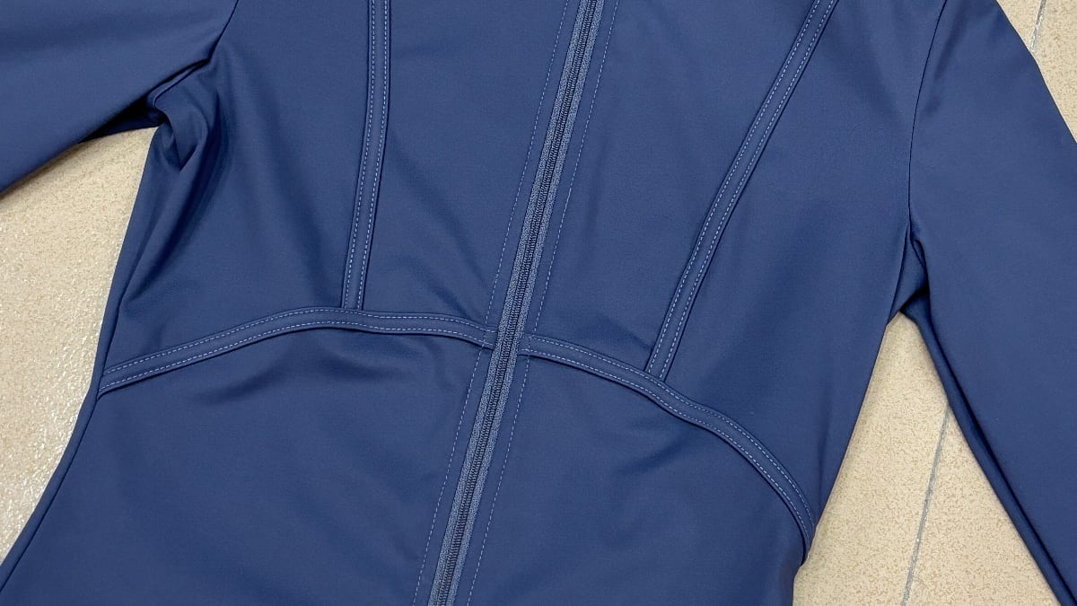 UGA FASHION — Choosing Between Standard and Custom Sports Tops